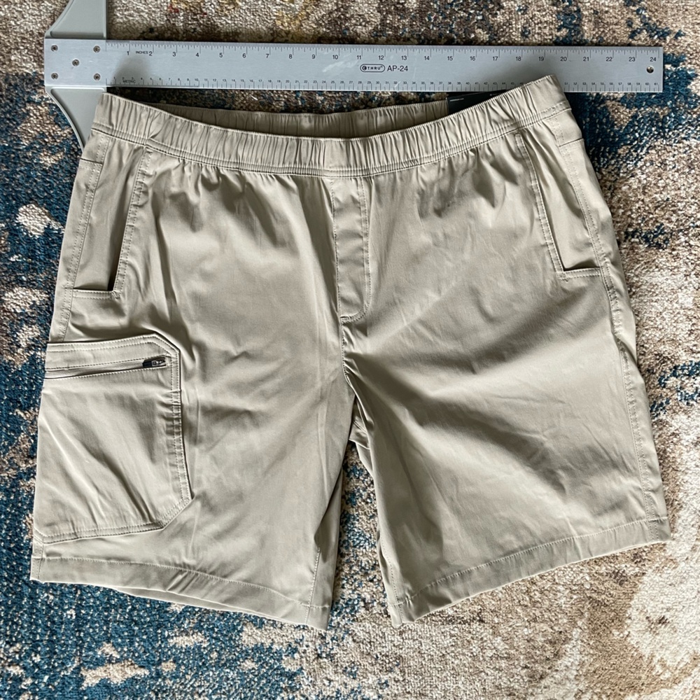 Eddie Bauer Men’s Rainier pull on shorts XXL NWT